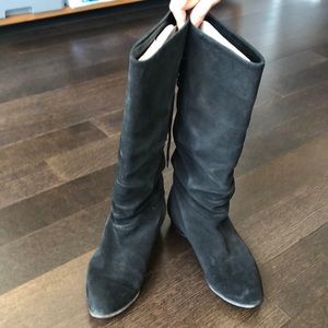 Chloe flat pull on boots